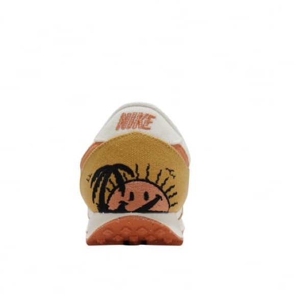 Women’s Nike Daybreak SE 'Sun Club - White Sand Gold' - Picture 3 of 13